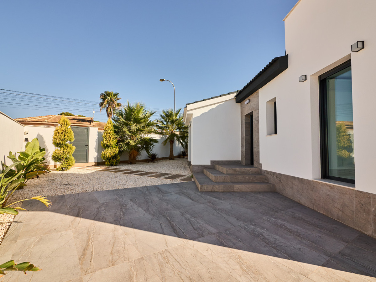 5 Bed Townhouse for sale in Rojales Costa Blanca, Alicante, Spain