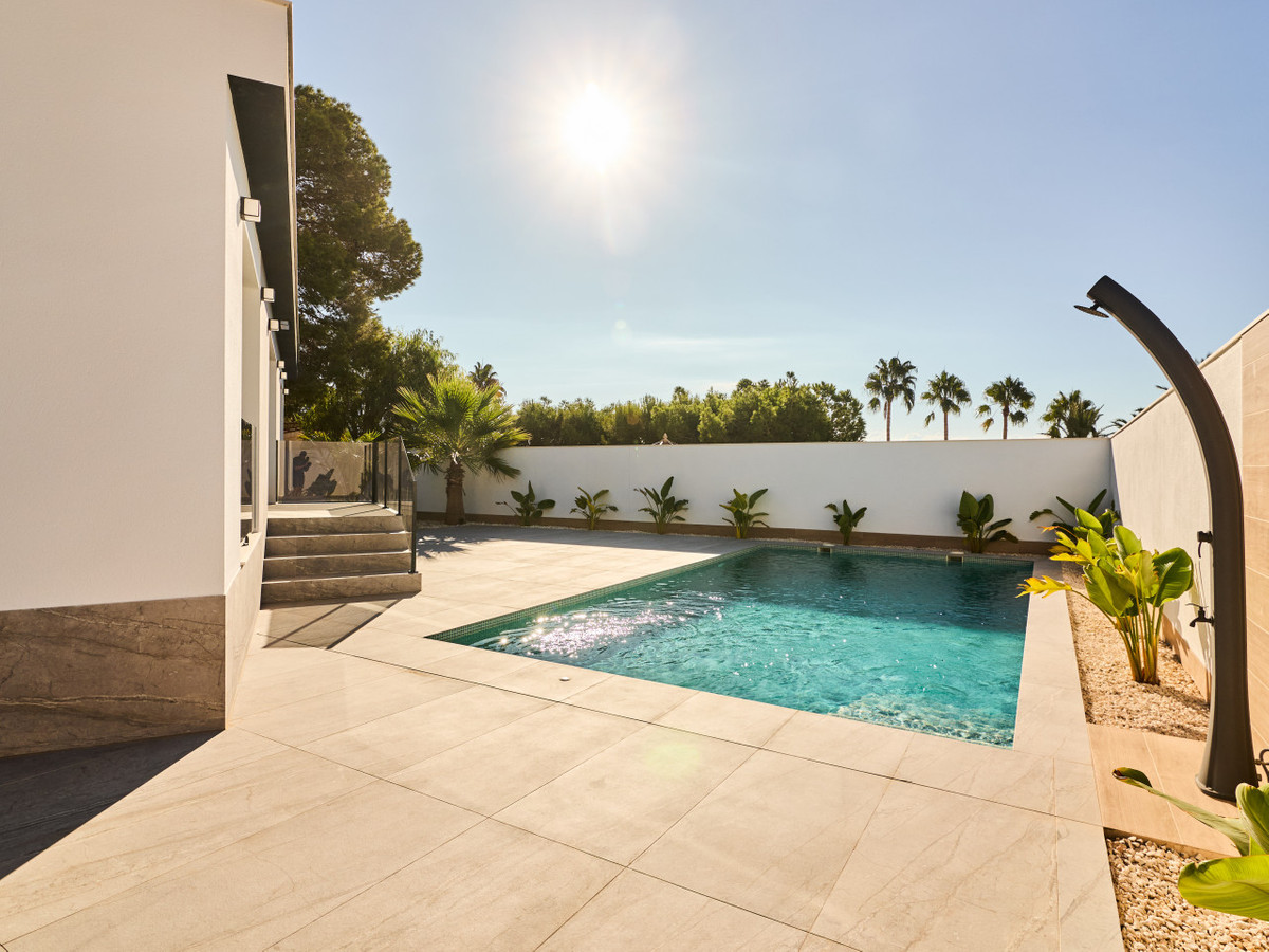 5 Bed Townhouse for sale in Rojales Costa Blanca, Alicante, Spain