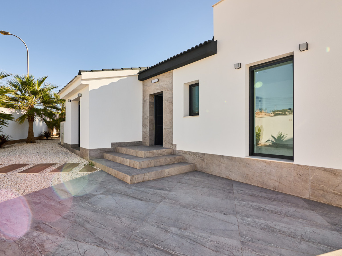 5 Bed Townhouse for sale in Rojales Costa Blanca, Alicante, Spain