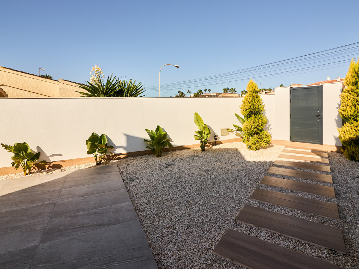 5 Bed Townhouse for sale in Rojales Costa Blanca, Alicante, Spain