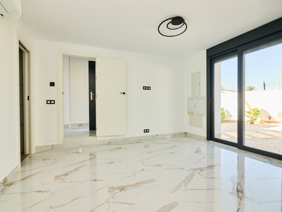 5 Bed Townhouse for sale in Rojales Costa Blanca, Alicante, Spain