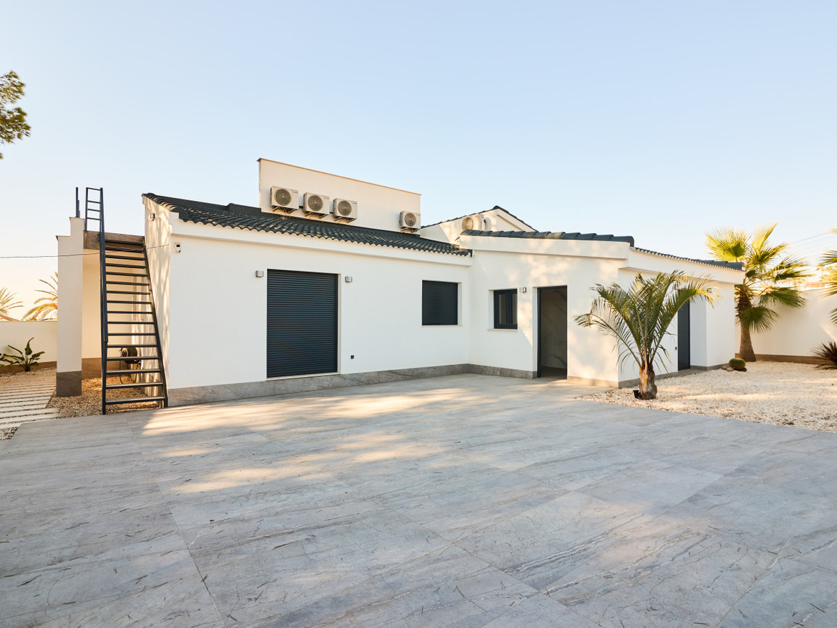 5 Bed Townhouse for sale in Rojales Costa Blanca, Alicante, Spain