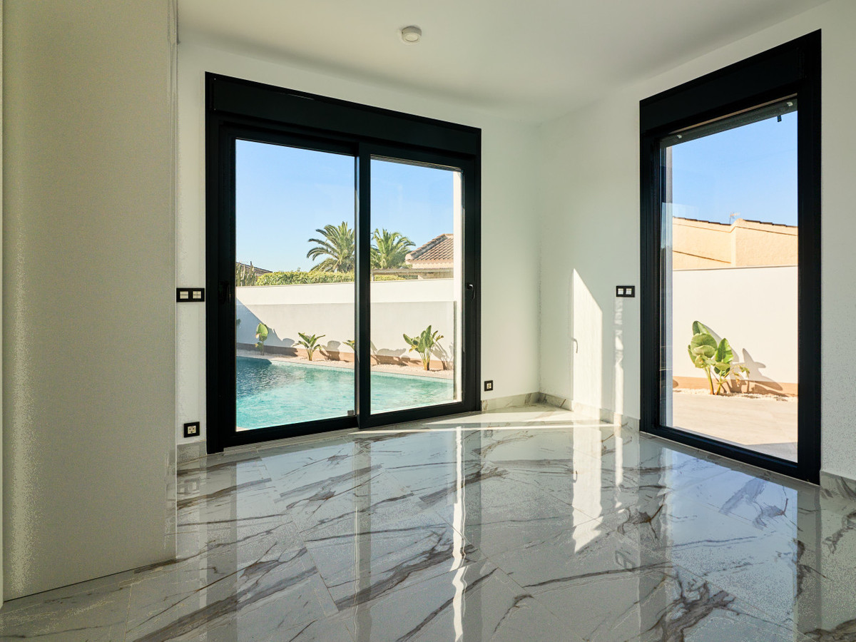 5 Bed Townhouse for sale in Rojales Costa Blanca, Alicante, Spain