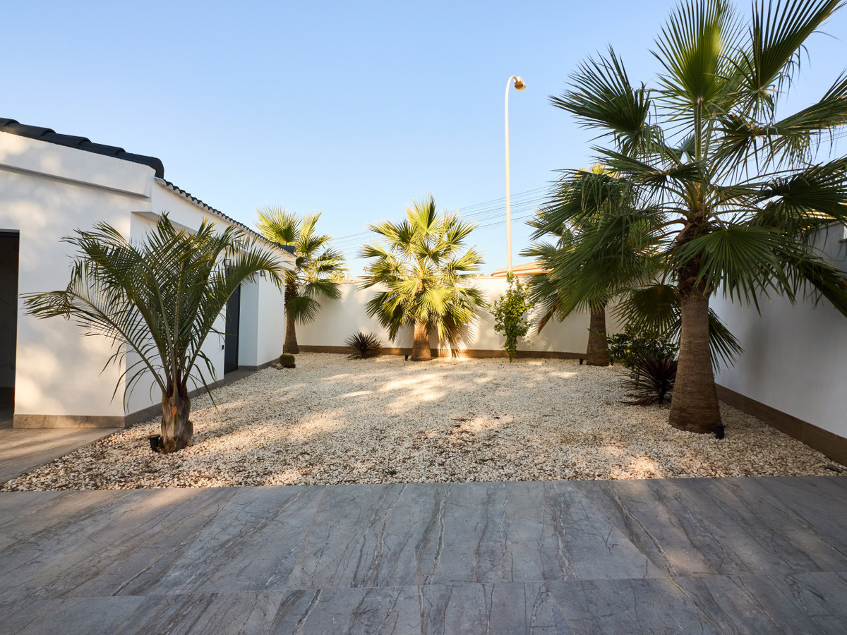 5 Bed Townhouse for sale in Rojales Costa Blanca, Alicante, Spain