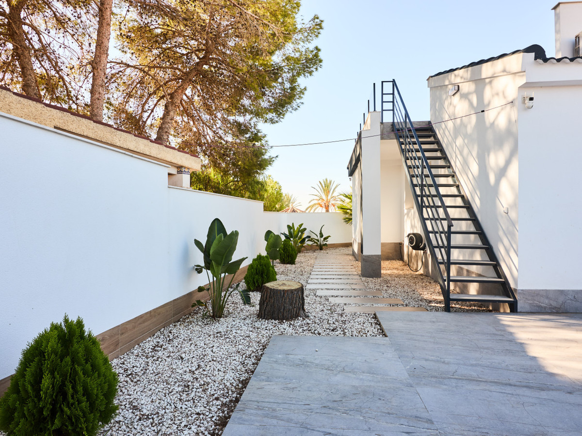 5 Bed Townhouse for sale in Rojales Costa Blanca, Alicante, Spain