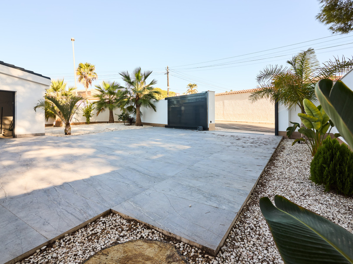 5 Bed Townhouse for sale in Rojales Costa Blanca, Alicante, Spain