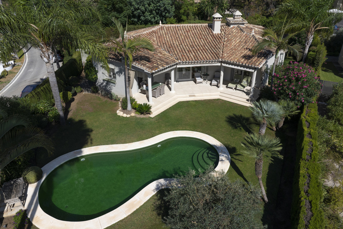 2 Bed Townhouse for sale in Marbella Costa Del Sol, Málaga, Spain