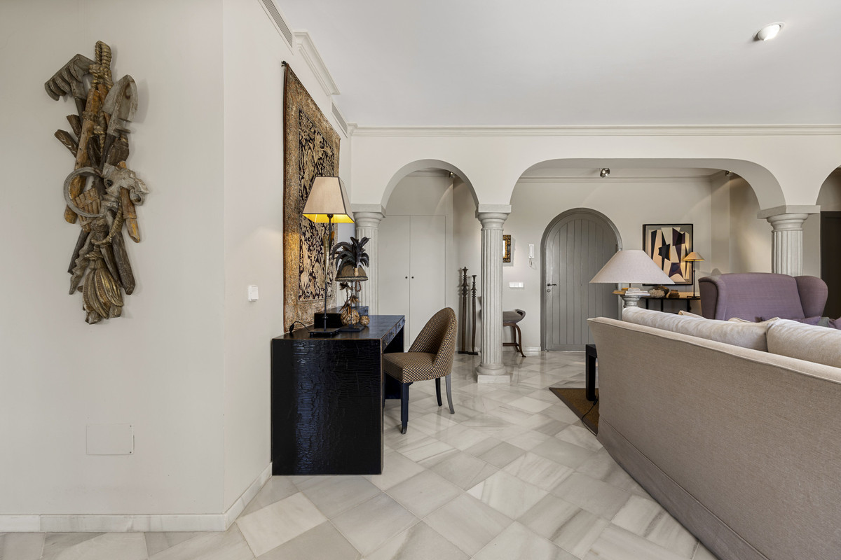 2 Bed Townhouse for sale in Marbella Costa Del Sol, Málaga, Spain