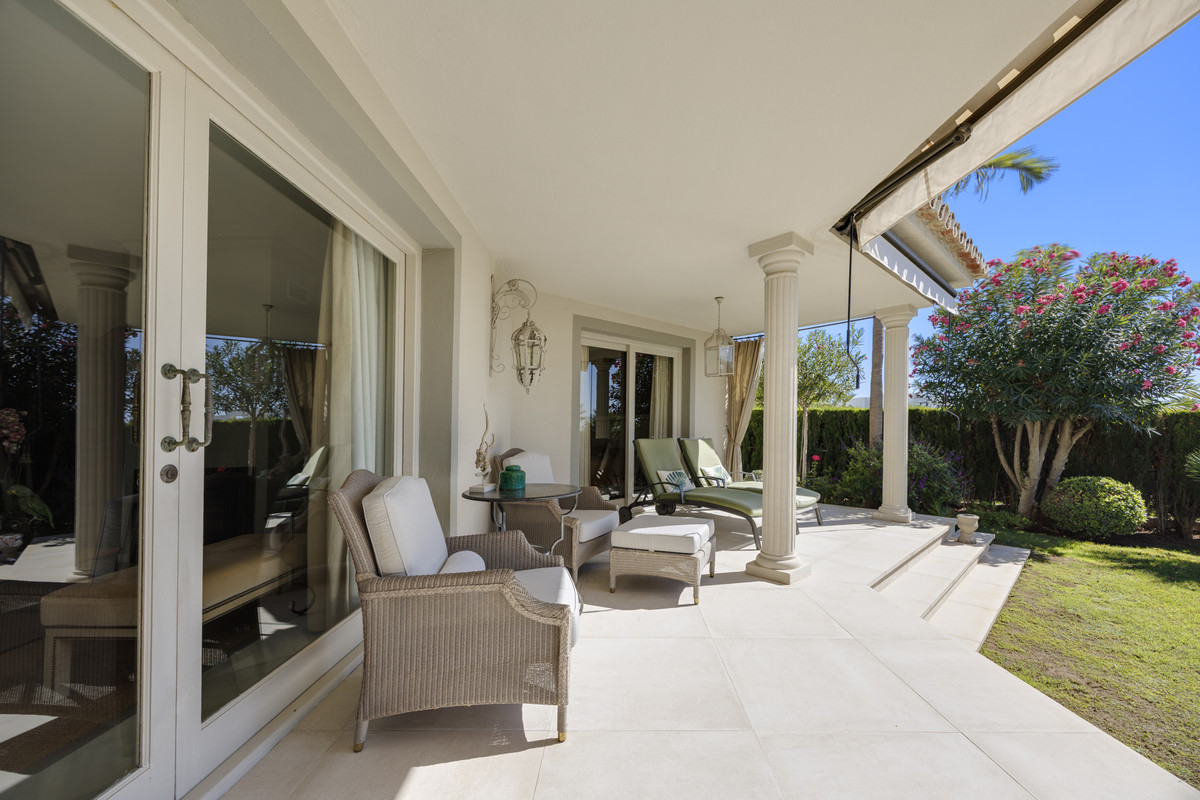 2 Bed Townhouse for sale in Marbella Costa Del Sol, Málaga, Spain