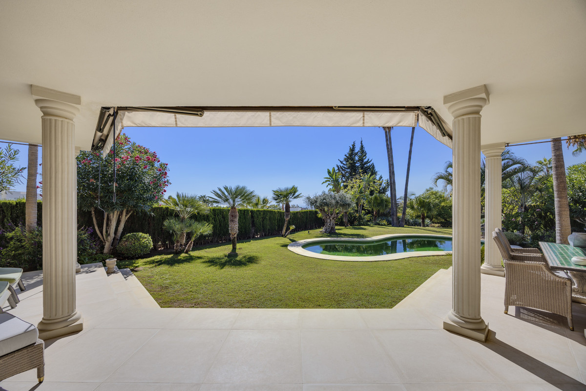 2 Bed Townhouse for sale in Marbella Costa Del Sol, Málaga, Spain
