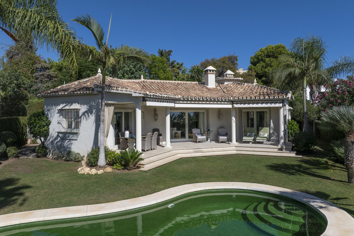 2 Bed Townhouse for sale in Marbella Costa Del Sol, Málaga, Spain
