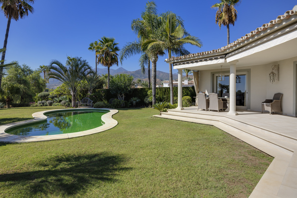 2 Bed Townhouse for sale in Marbella Costa Del Sol, Málaga, Spain