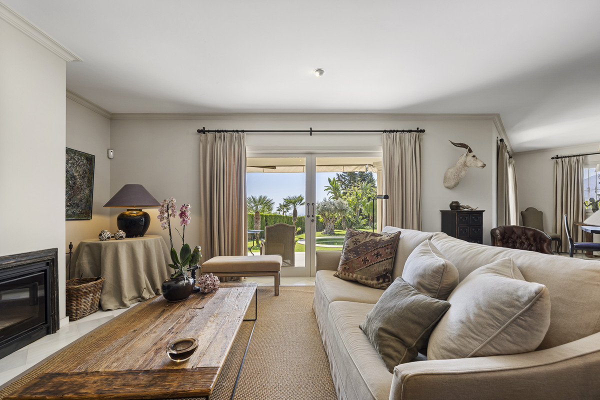 2 Bed Townhouse for sale in Marbella Costa Del Sol, Málaga, Spain