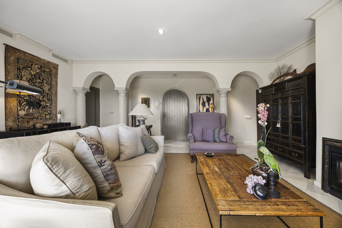 2 Bed Townhouse for sale in Marbella Costa Del Sol, Málaga, Spain