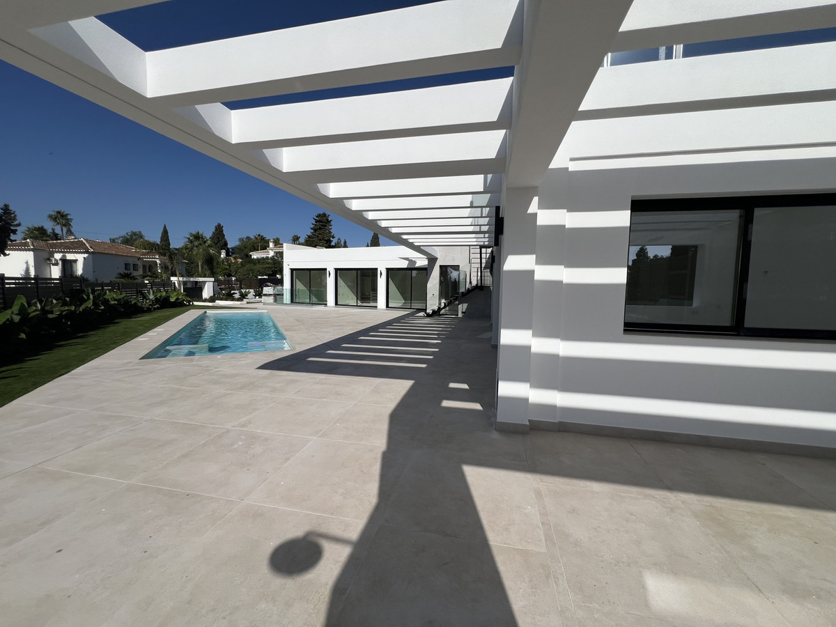 5 Bed Townhouse for sale in El Chaparral Costa Del Sol, Málaga, Spain