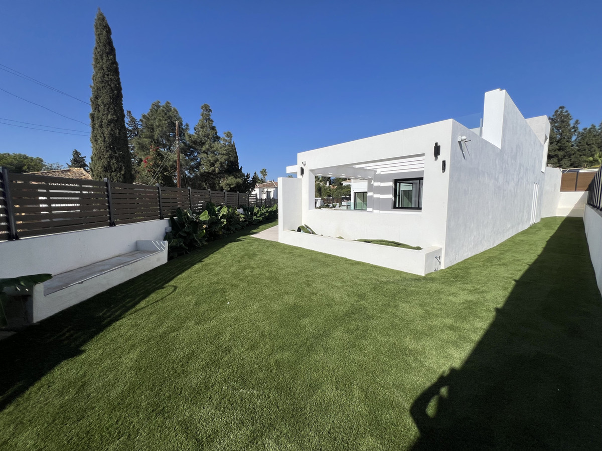 5 Bed Townhouse for sale in El Chaparral Costa Del Sol, Málaga, Spain