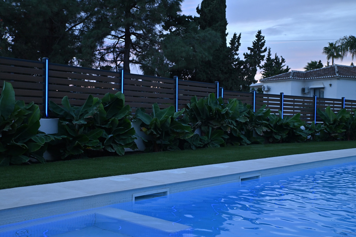 5 Bed Townhouse for sale in El Chaparral Costa Del Sol, Málaga, Spain