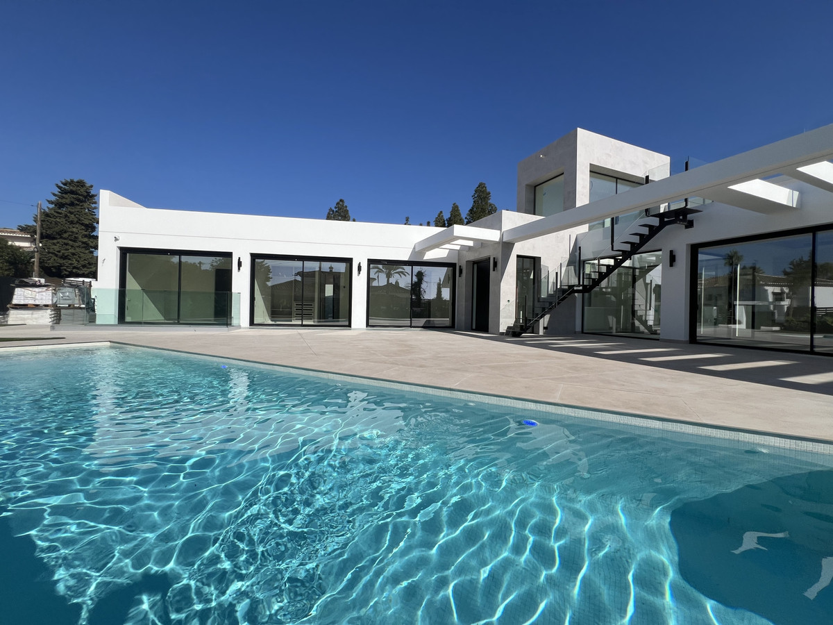 5 Bed Townhouse for sale in El Chaparral Costa Del Sol, Málaga, Spain