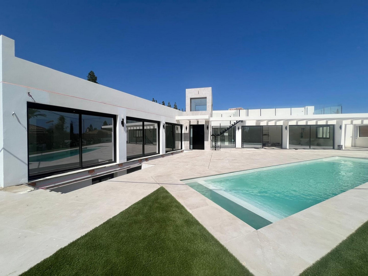 5 Bed Townhouse for sale in El Chaparral Costa Del Sol, Málaga, Spain