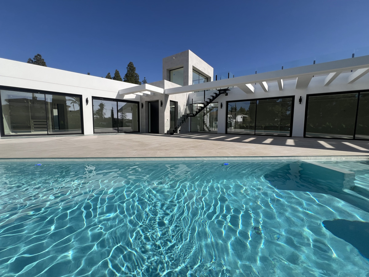 5 Bed Townhouse for sale in El Chaparral Costa Del Sol, Málaga, Spain