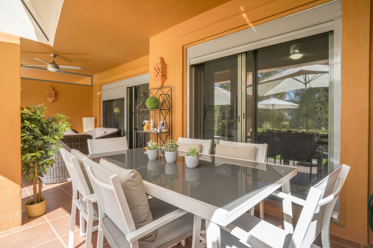 2 Bed Apartment for sale in Estepona Costa Del Sol, Málaga, Spain