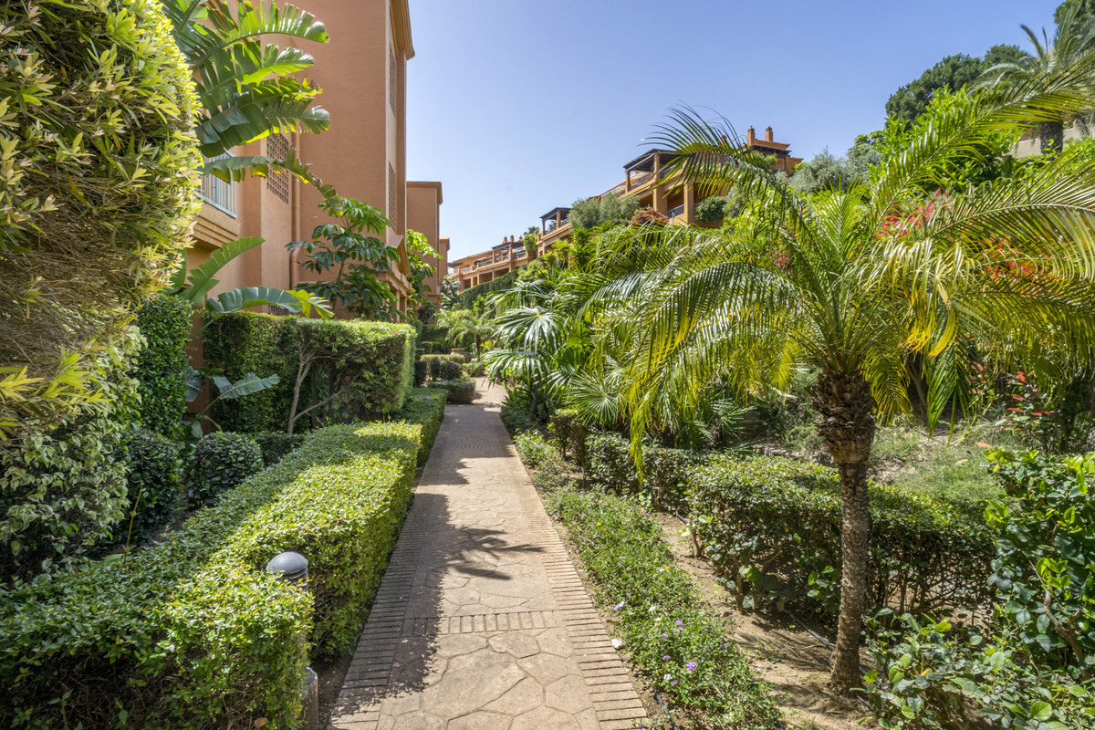 2 Bed Apartment for sale in Estepona Costa Del Sol, Málaga, Spain