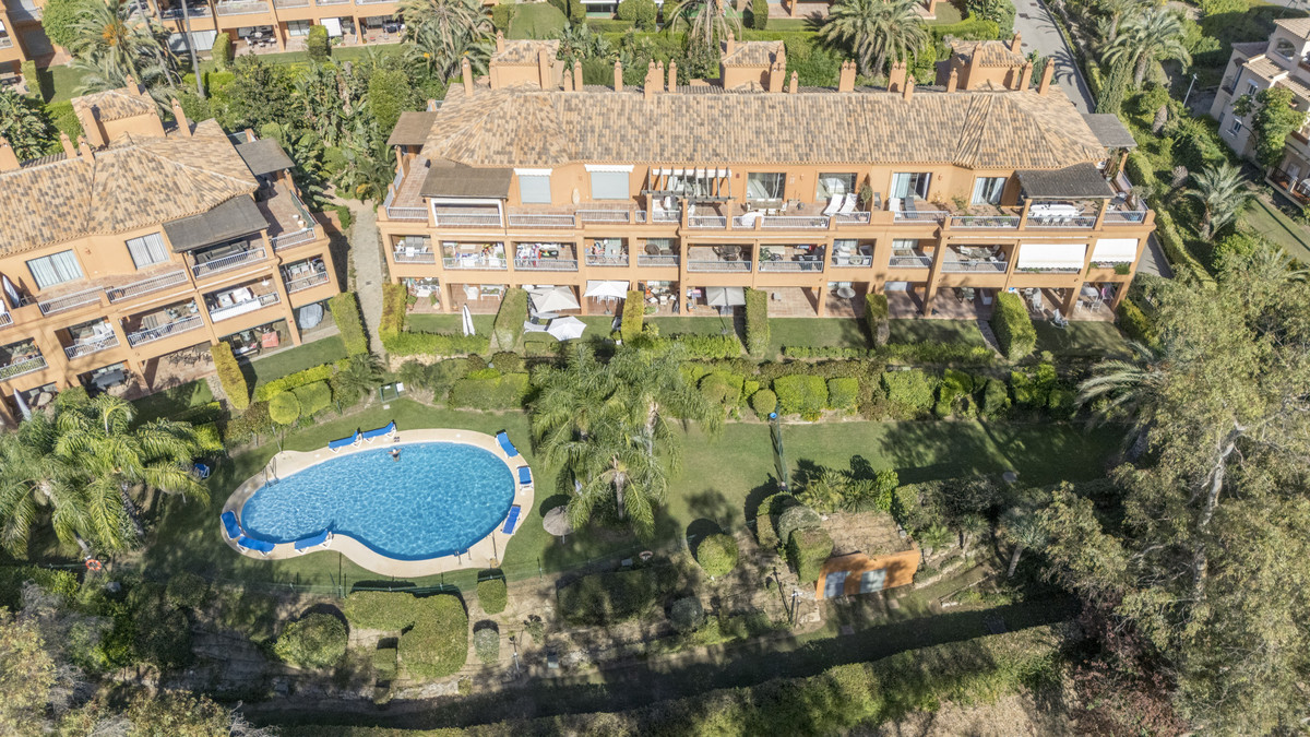2 Bed Apartment for sale in Estepona Costa Del Sol, Málaga, Spain