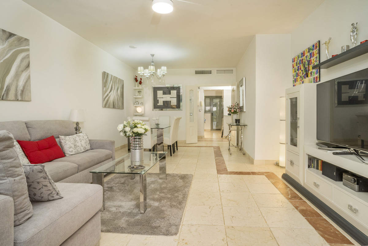 2 Bed Apartment for sale in Estepona Costa Del Sol, Málaga, Spain