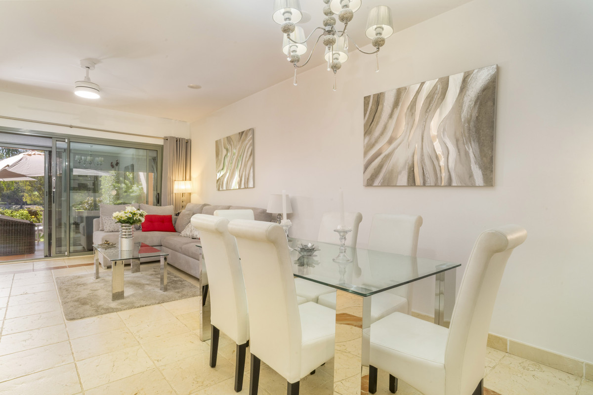 2 Bed Apartment for sale in Estepona Costa Del Sol, Málaga, Spain