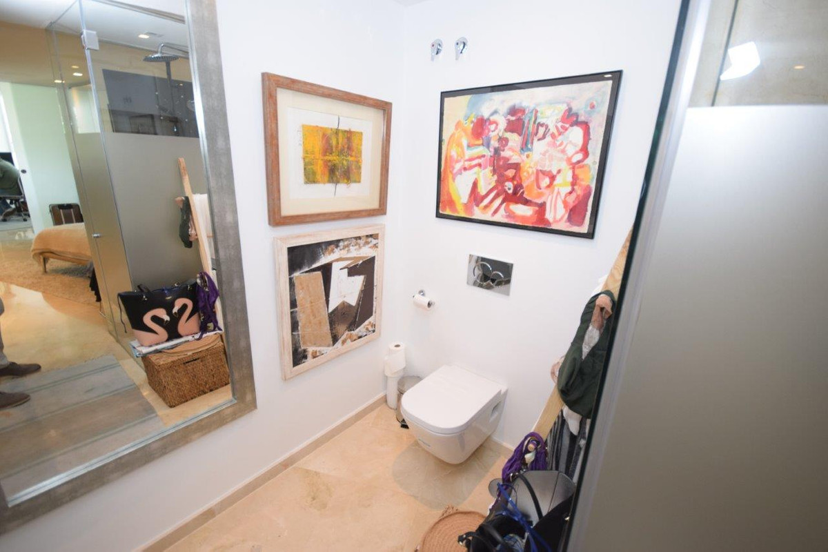 Se vende Apartamento Planta Media de 3 dormitorios en Costa Del Sol, Málaga, España