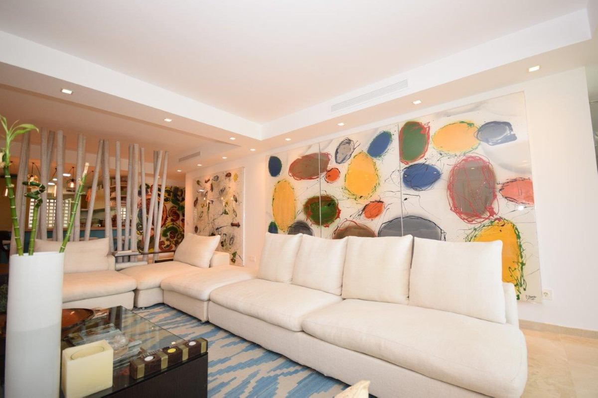 Se vende Apartamento Planta Media de 3 dormitorios en Costa Del Sol, Málaga, España