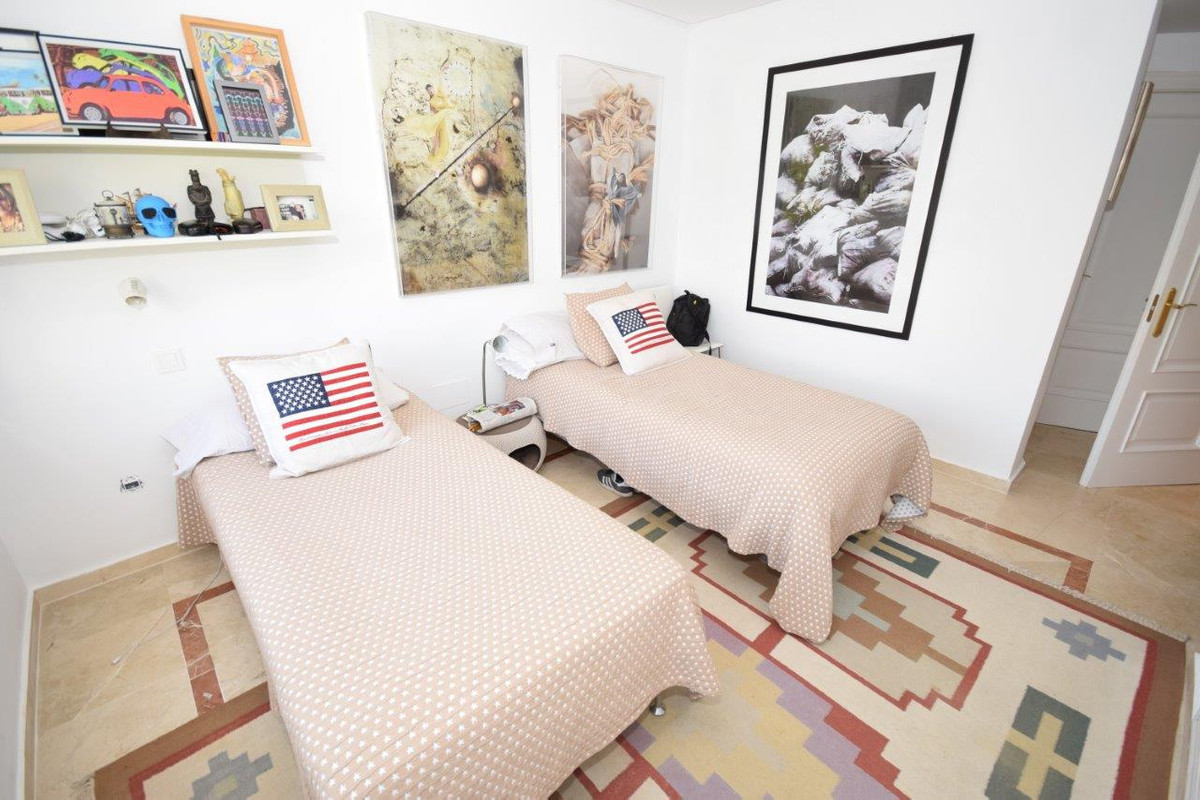 Se vende Apartamento Planta Media de 3 dormitorios en Costa Del Sol, Málaga, España