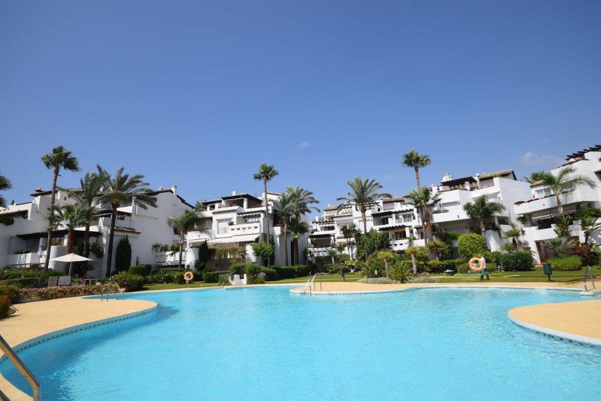 Se vende Apartamento Planta Media de 3 dormitorios en Costa Del Sol, Málaga, España