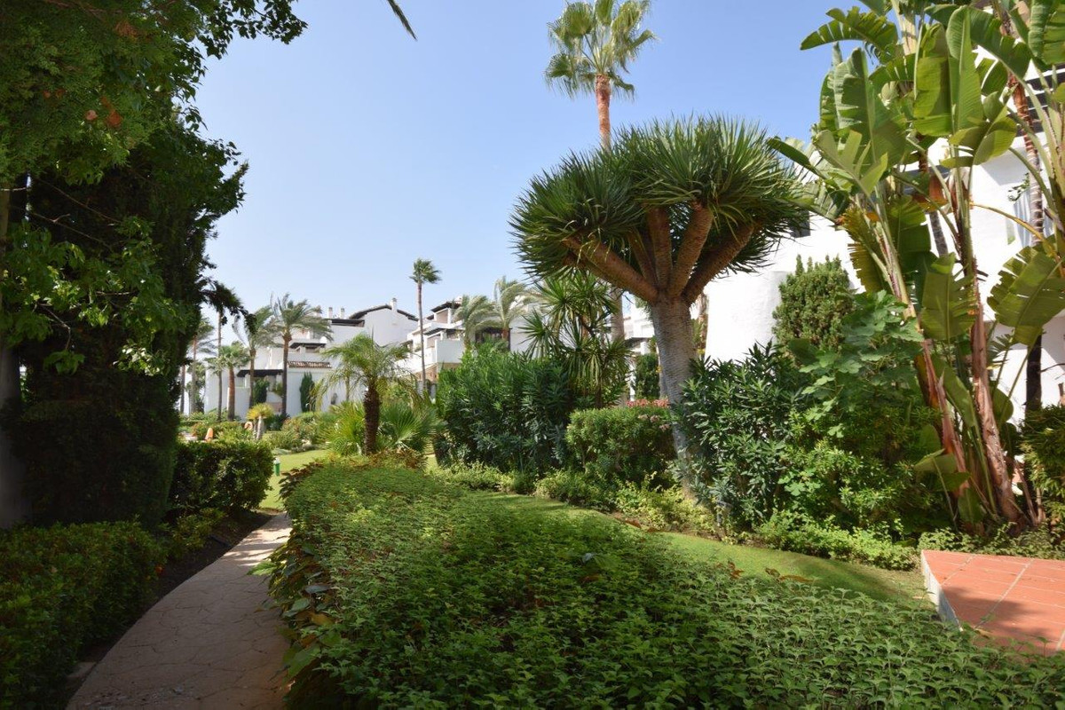 Se vende Apartamento Planta Media de 3 dormitorios en Costa Del Sol, Málaga, España