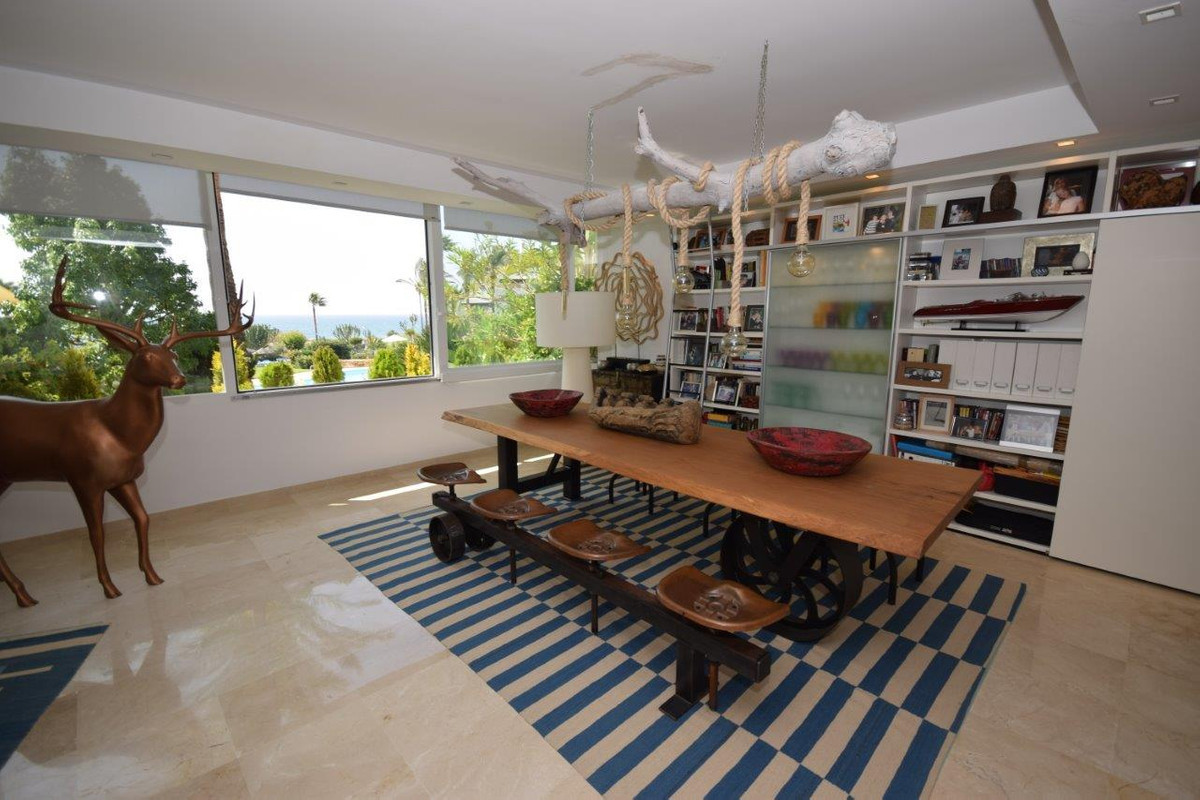 Se vende Apartamento Planta Media de 3 dormitorios en Costa Del Sol, Málaga, España