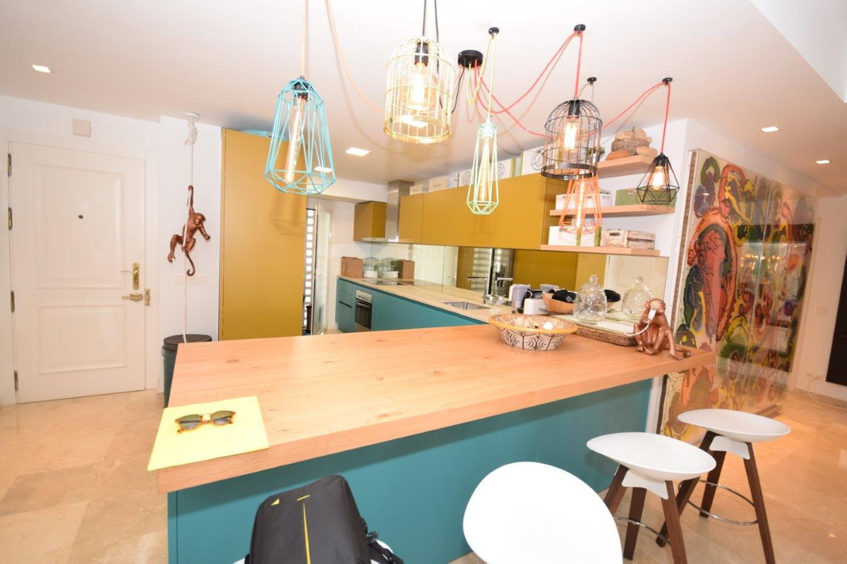 Se vende Apartamento Planta Media de 3 dormitorios en Costa Del Sol, Málaga, España