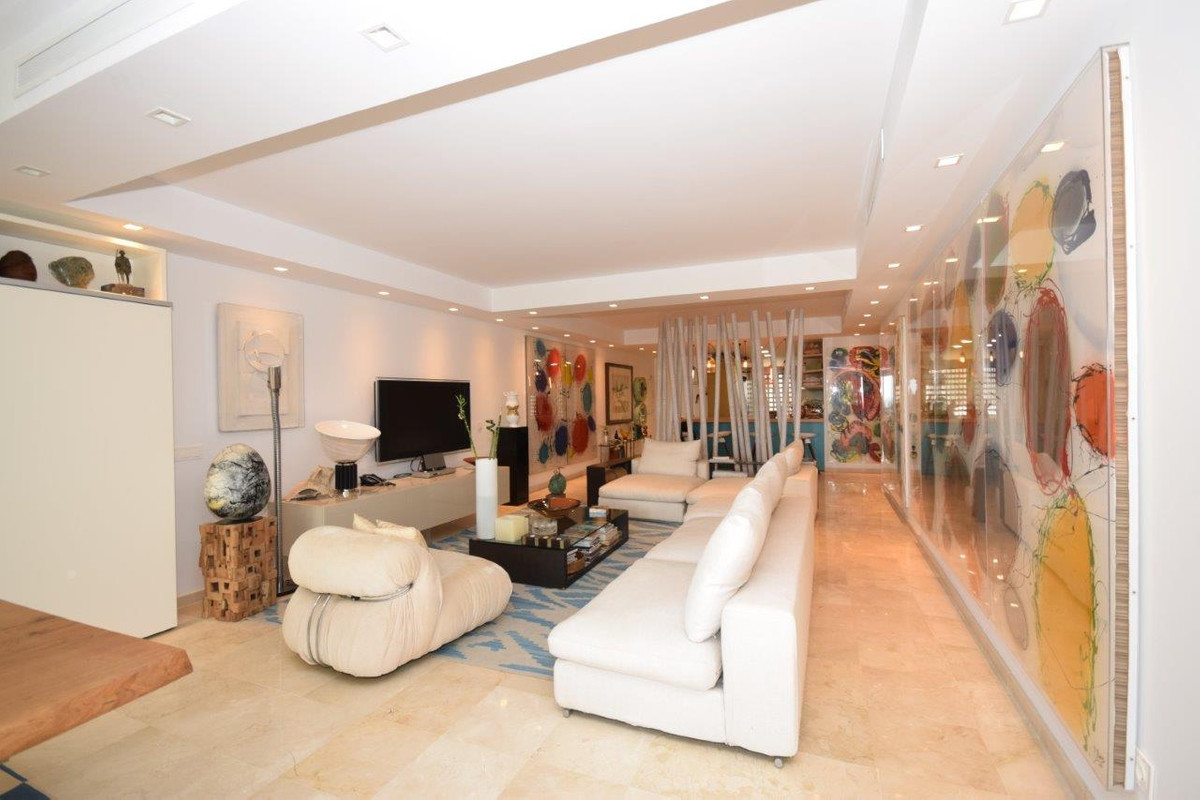Se vende Apartamento Planta Media de 3 dormitorios en Costa Del Sol, Málaga, España