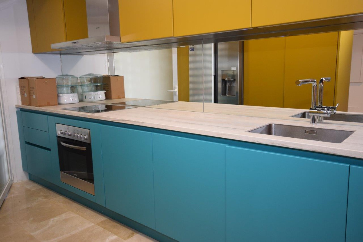 Se vende Apartamento Planta Media de 3 dormitorios en Costa Del Sol, Málaga, España