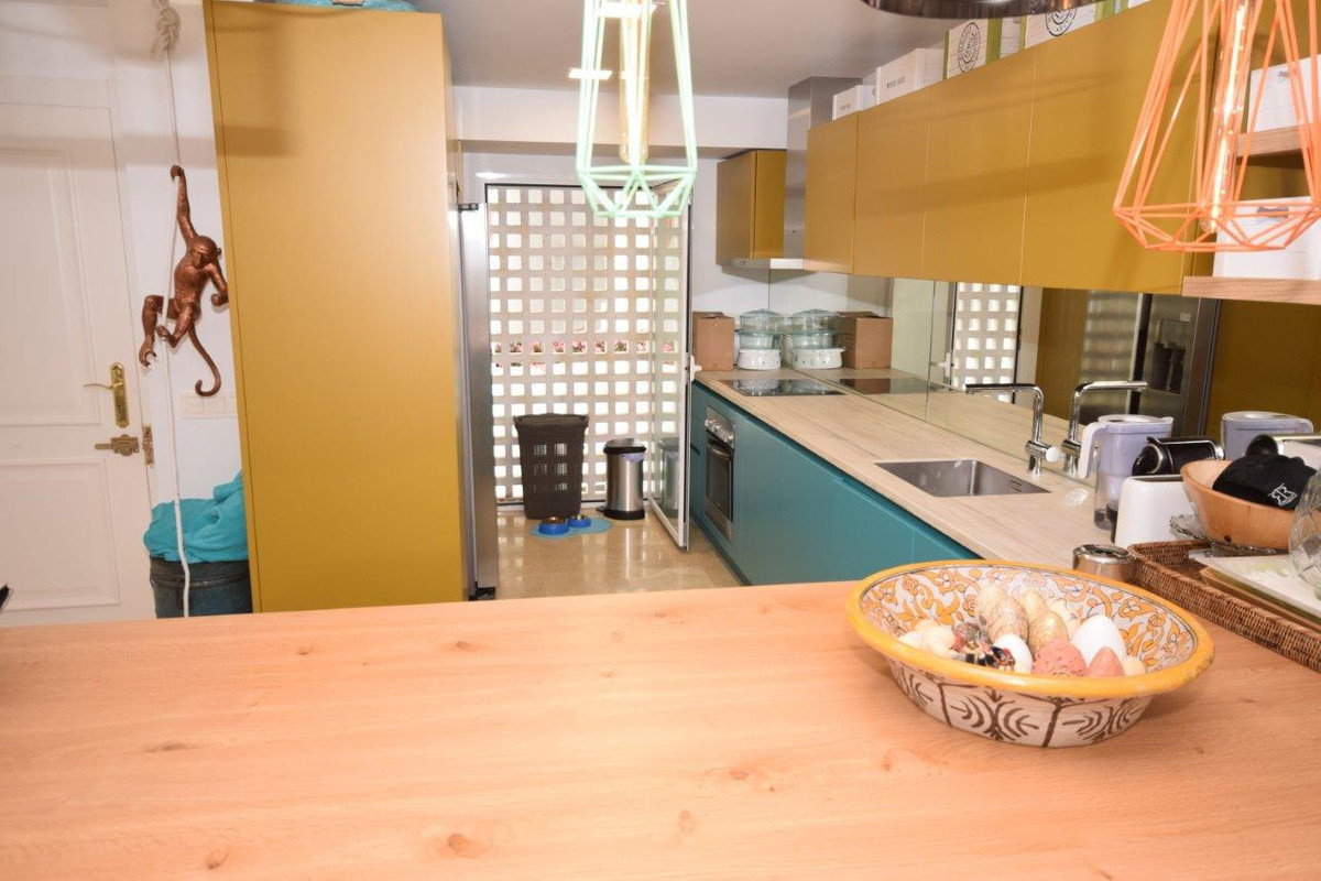 Se vende Apartamento Planta Media de 3 dormitorios en Costa Del Sol, Málaga, España