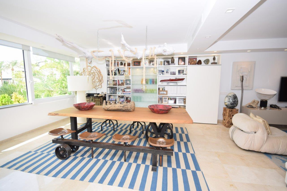 Se vende Apartamento Planta Media de 3 dormitorios en Costa Del Sol, Málaga, España