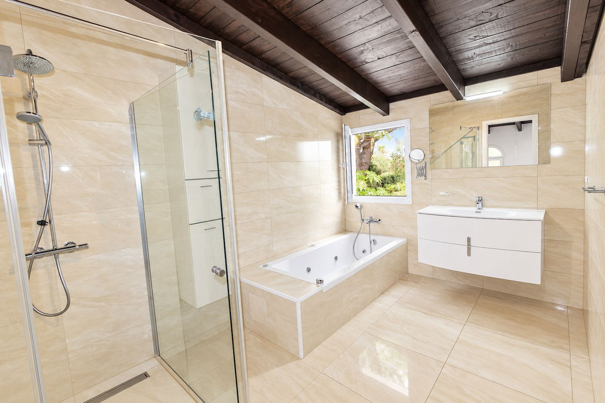 Villa for sale in El Rosario, Málaga, Spain