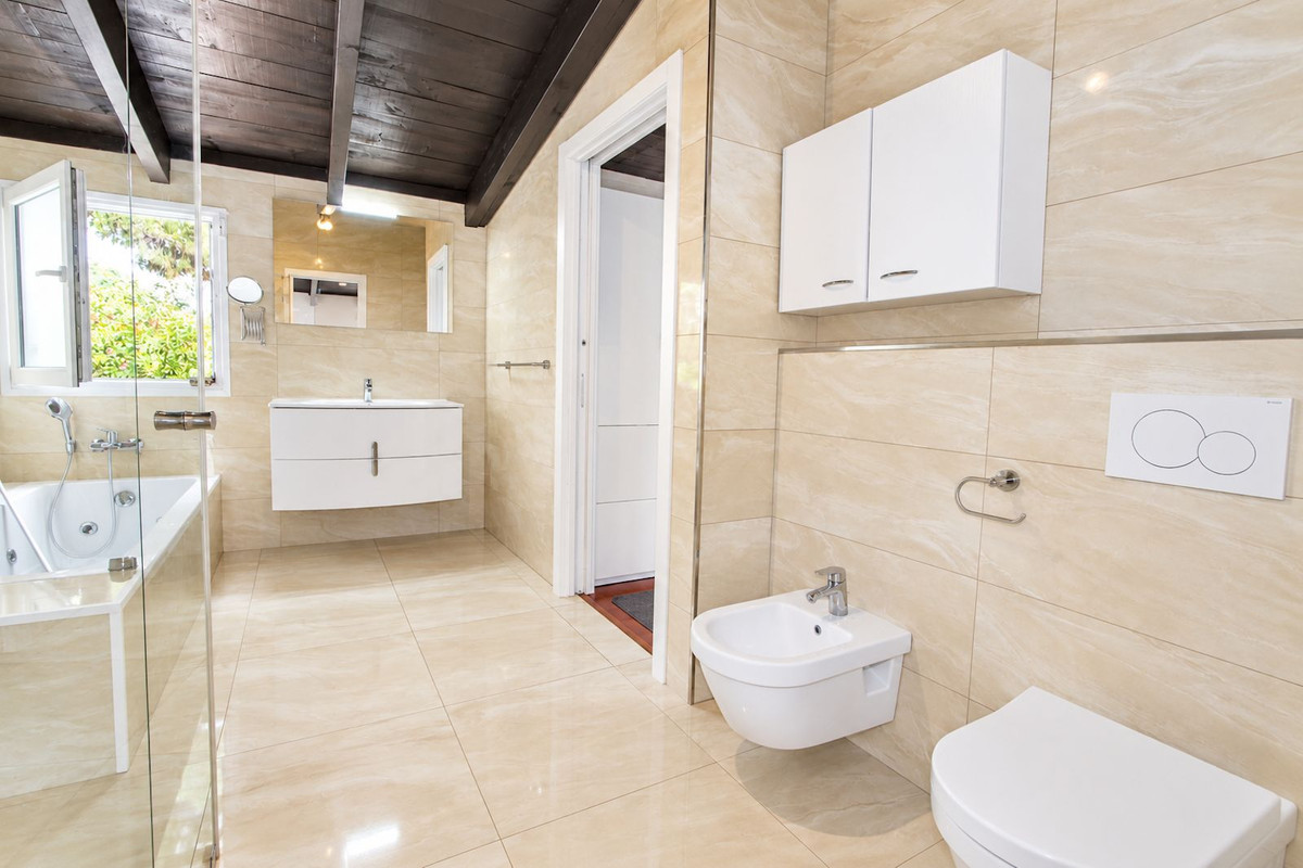 Villa for sale in El Rosario, Málaga, Spain
