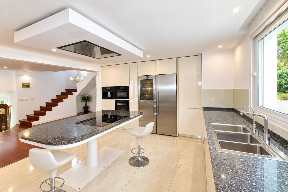 Villa for sale in El Rosario, Málaga, Spain