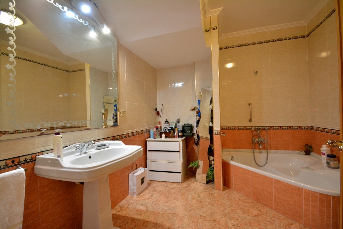 Villa for sale in Guardamar Del Segura, Alicante, Spain