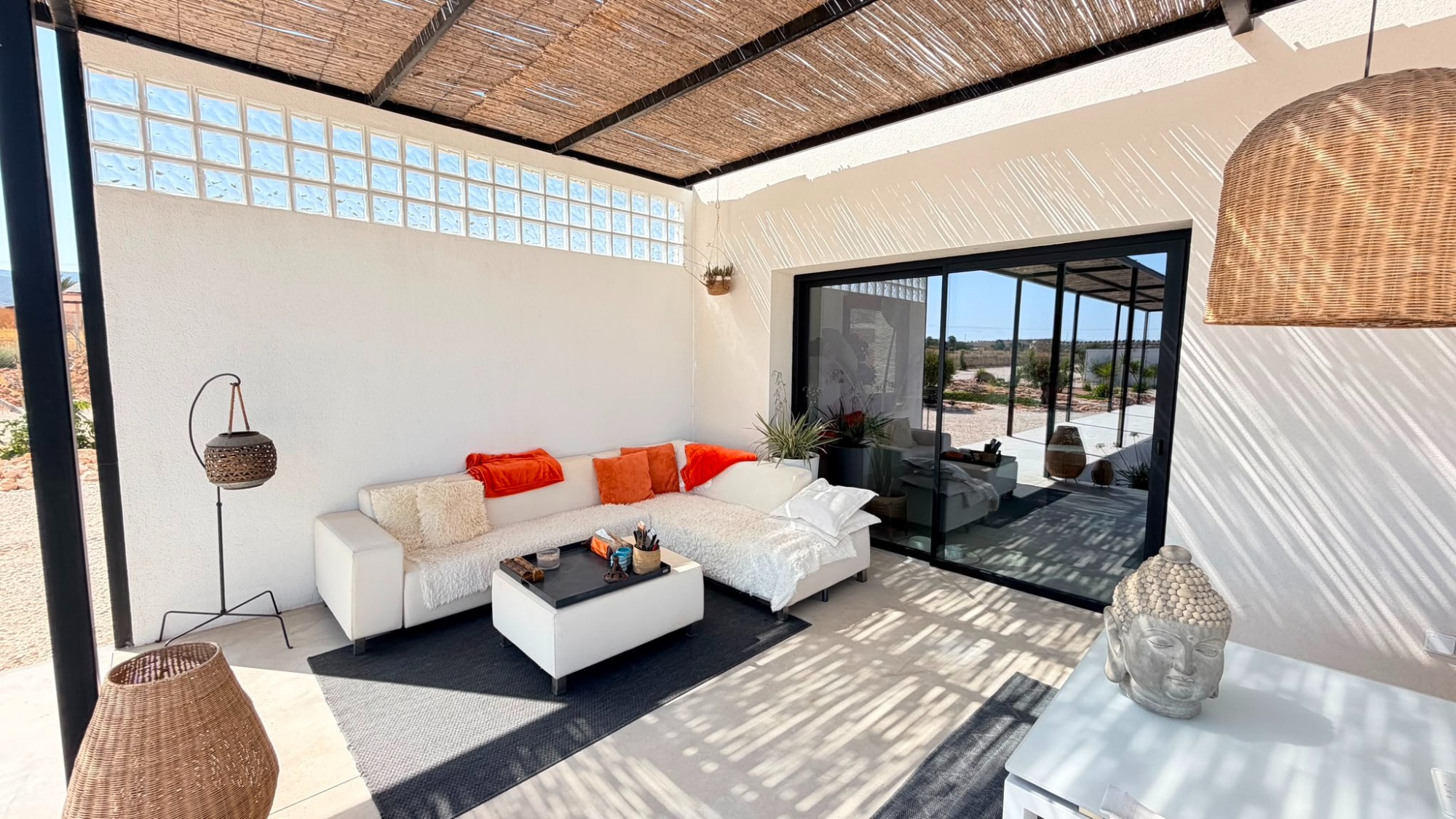 Villa for sale in Pinoso, Alicante, Spain