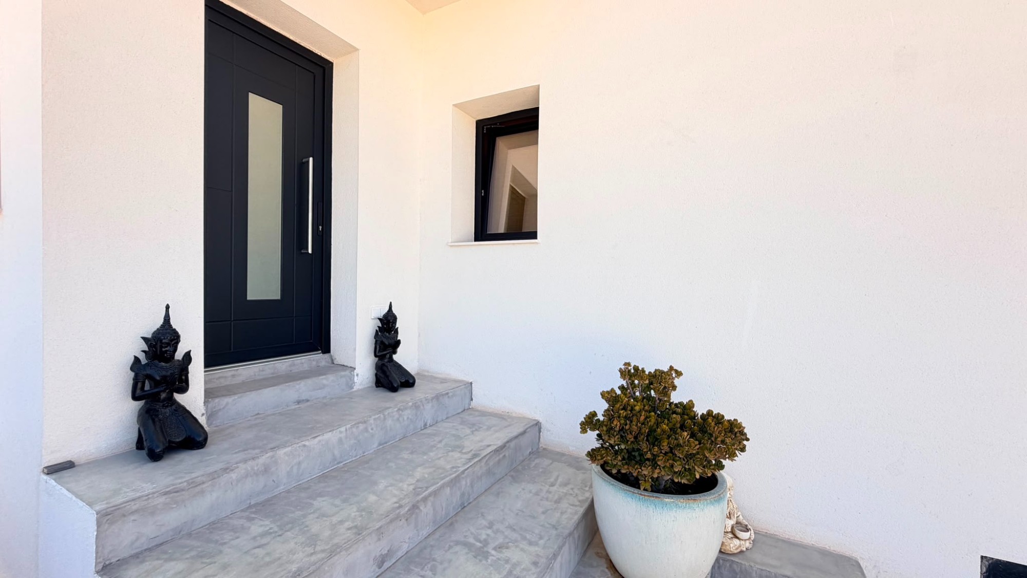 Villa for sale in Pinoso, Alicante, Spain