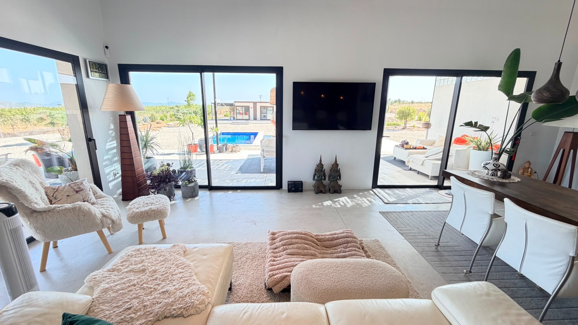 Villa for sale in Pinoso, Alicante, Spain