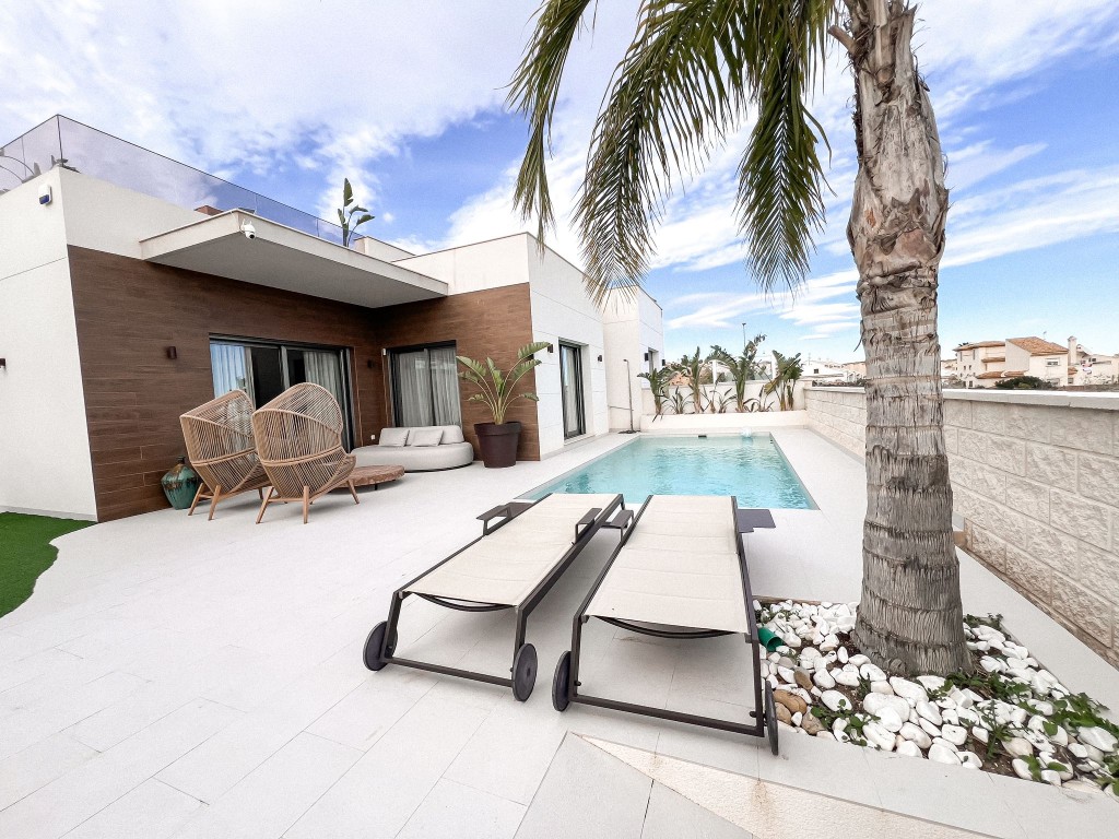 Villa en venta en San Miguel De Salinas