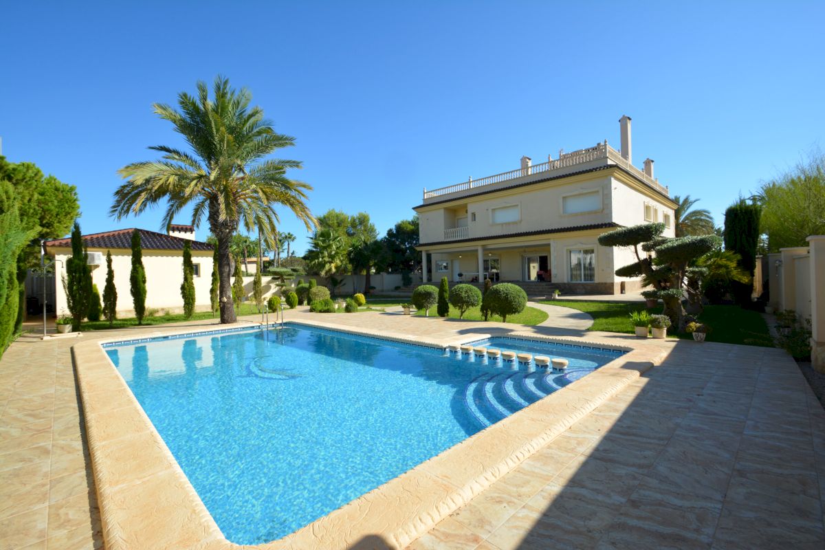 Villa for sale in Orihuela Costa, Alicante, Spain