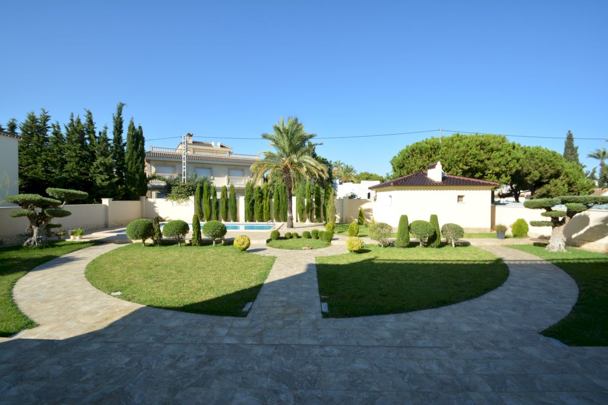 Villa for sale in Orihuela Costa, Alicante, Spain